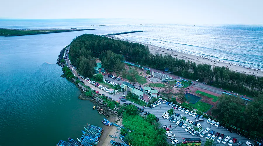 Padinjarekkara Beach